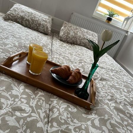Apartament Medalionow Z Parkingiem Lägenhet Lublin Exteriör bild