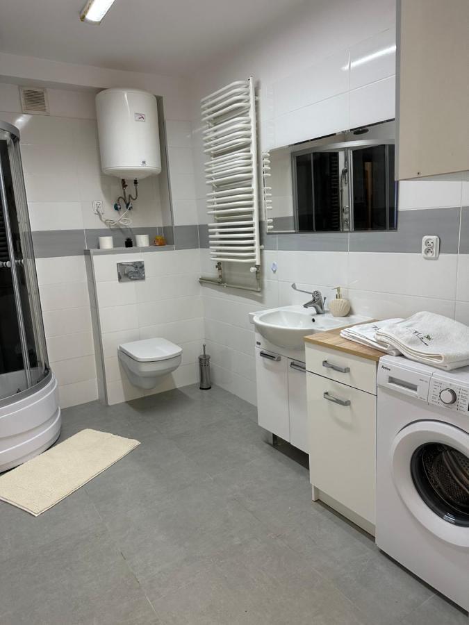 Apartament Medalionow Z Parkingiem Lägenhet Lublin Exteriör bild