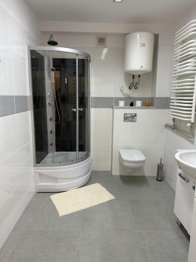 Apartament Medalionow Z Parkingiem Lägenhet Lublin Exteriör bild