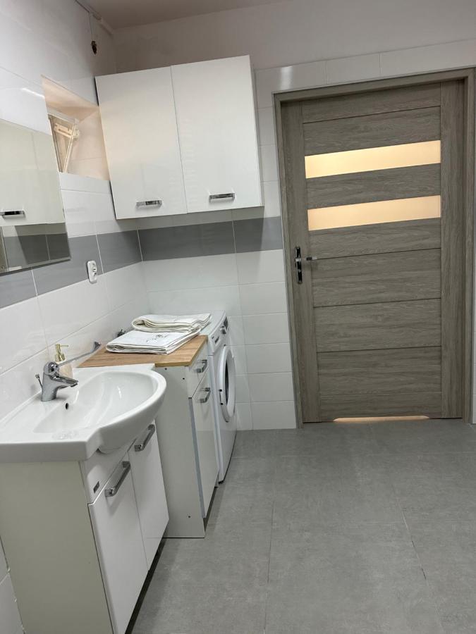 Apartament Medalionow Z Parkingiem Lägenhet Lublin Exteriör bild